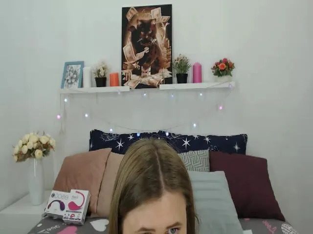 Live sex webcam photo for MariaMolligan #274409063