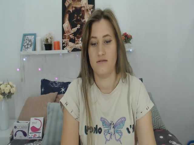 Live sex webcam photo for MariaMolligan #274571539