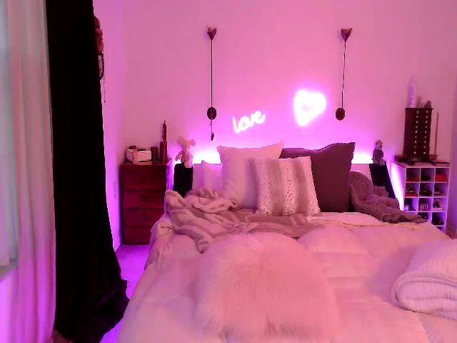 Live sex webcam photo for MariahXO_ #273586242