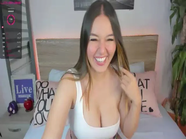 Live sex webcam photo for Mariana1900 #273389603