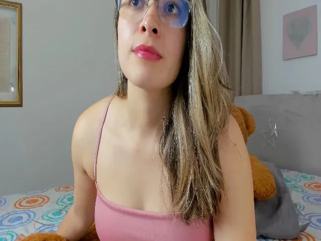 Live sex webcam photo for MarianaGomez1 #272931620