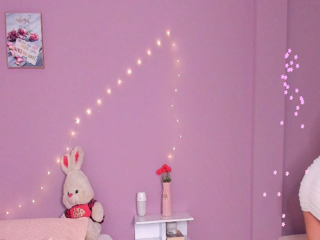 Live sex webcam photo for MarianaPaz #271971229