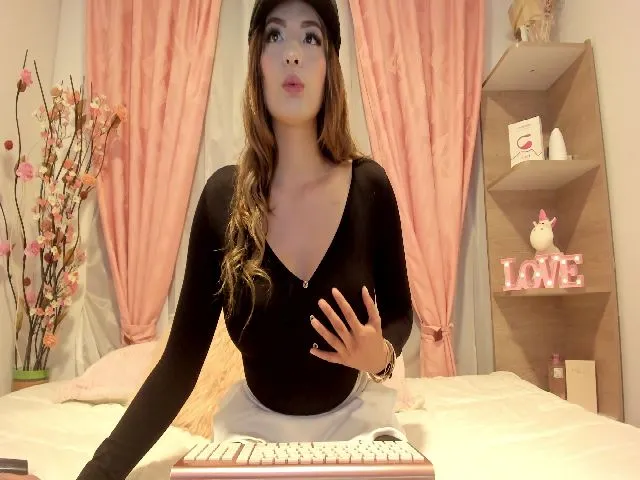 Live sex webcam photo for MarieBass #273346275