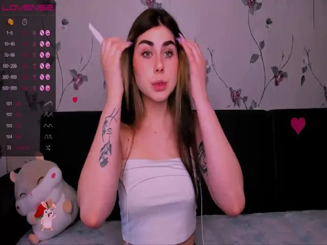 Live sex webcam photo for Marie__ #273336655