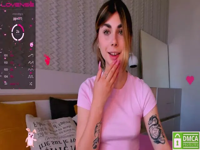 Live sex webcam photo for Marie__ #274091572