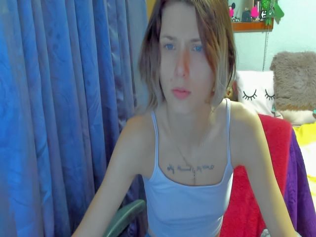 Live sex webcam photo for Marie_marie03 #272142468