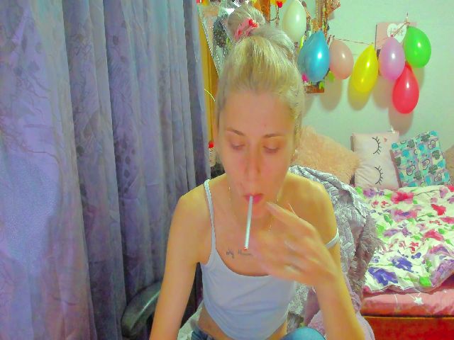 Live sex webcam photo for Marie_marie03 #272966425