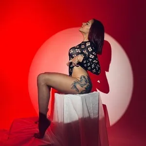 Live sex webcam photo for MarilynStone #290363454