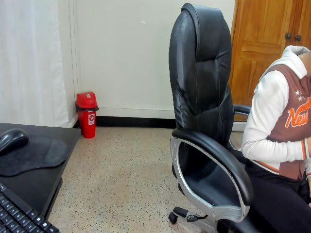 Live sex webcam photo for Marilyncruz__ #271871619