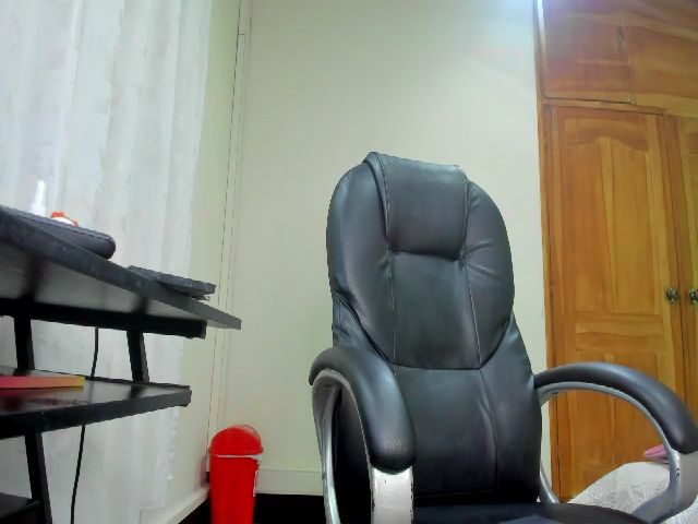 Live sex webcam photo for Marilyncruz__ #271931783