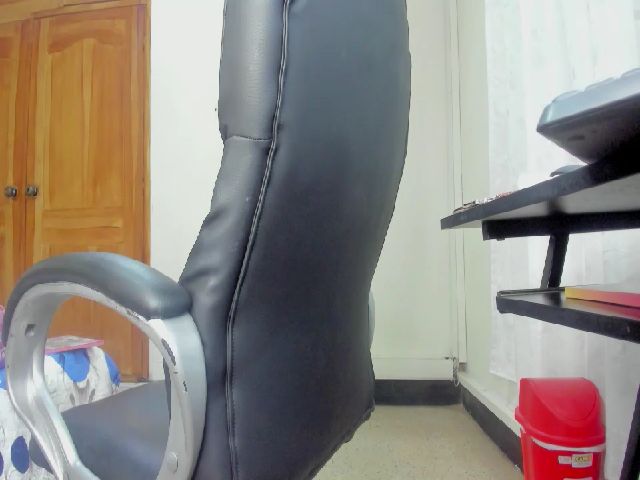 Live sex webcam photo for Marilyncruz__ #272305567