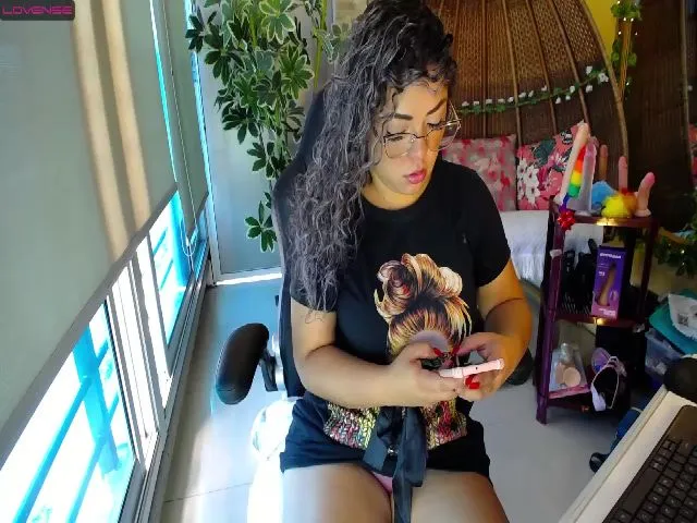 Live sex webcam photo for Marilynjones_ #274068173