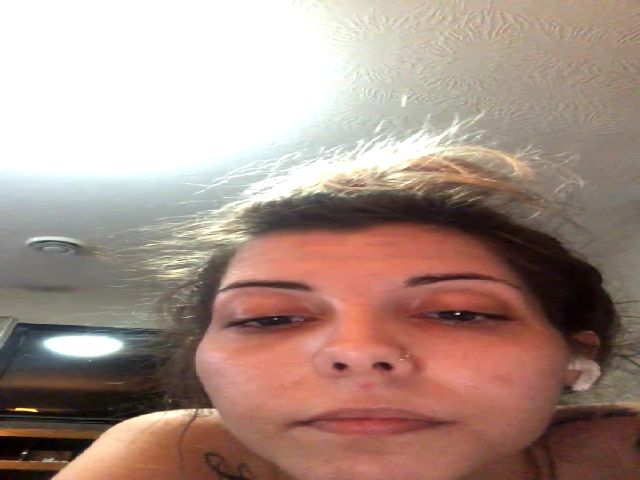 Live sex webcam photo for MarisaMae27 #274129169