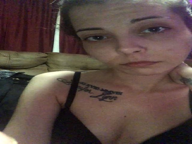 Live sex webcam photo for MarisaMae27 #274133718