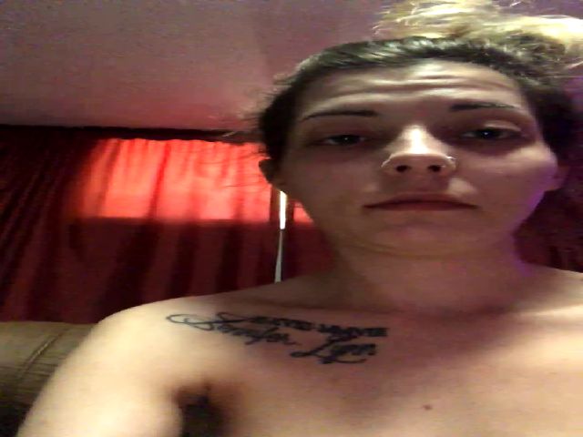 Live sex webcam photo for MarisaMae27 #274137584