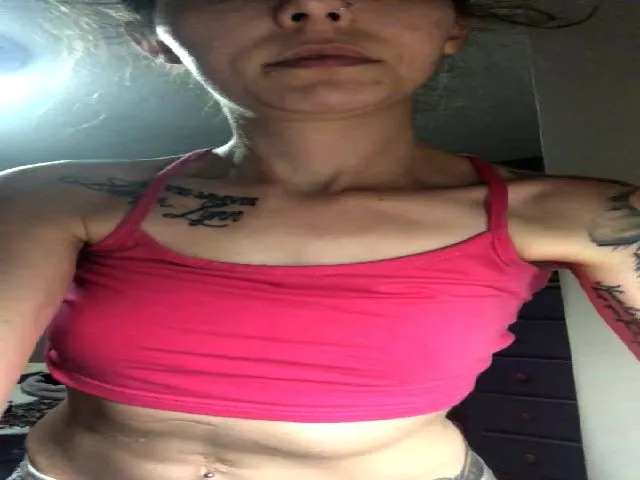 Live sex webcam photo for MarisaMae27 #274429026