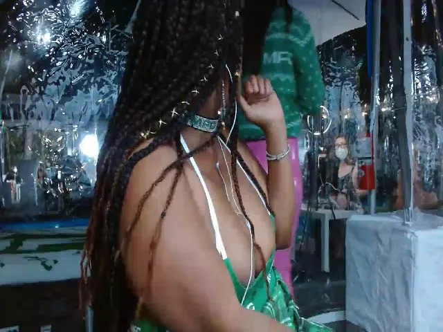 Live sex webcam photo for MarleyBanks #272142102