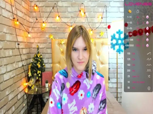 Live sex webcam photo for MarliTes #271689115
