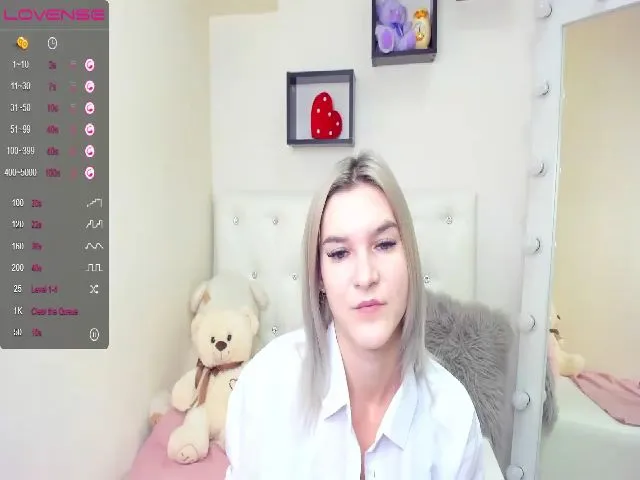 Live sex webcam photo for MarliTes #274526388