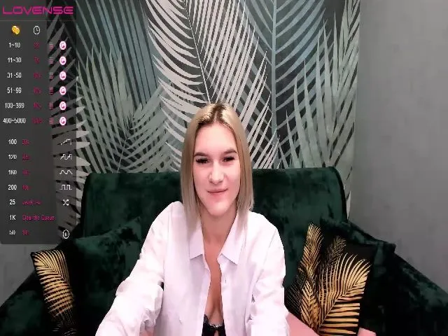 Live sex webcam photo for MarliTes #274571268