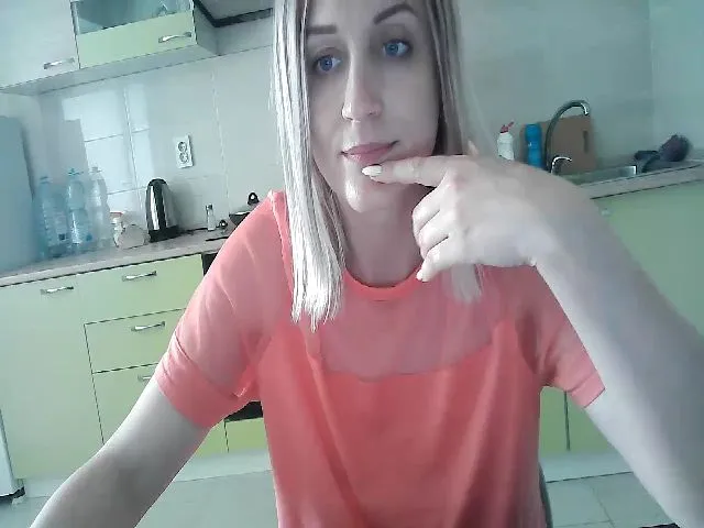 Live sex webcam photo for MarryEmm #273646015