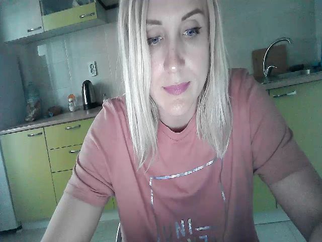 Live sex webcam photo for MarryEmm #273869875