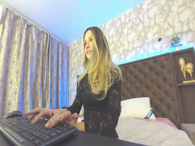 Live sex webcam photo for Marsha_Mays #272254258