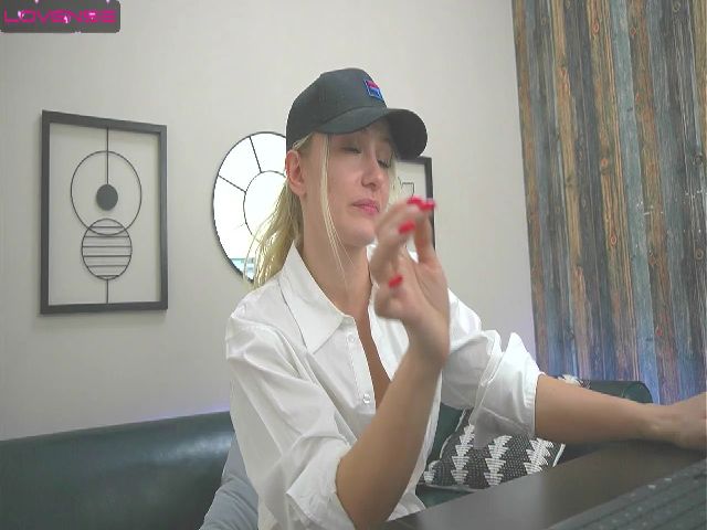 Live sex webcam photo for Marsha_Mays #272877208