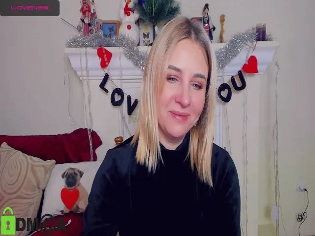 Live sex webcam photo for MartaLux #271745803
