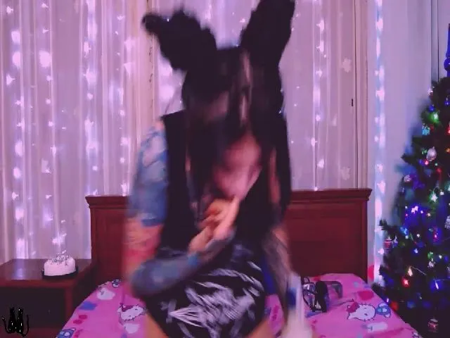 Live sex webcam photo for MarthaKatze #271848202