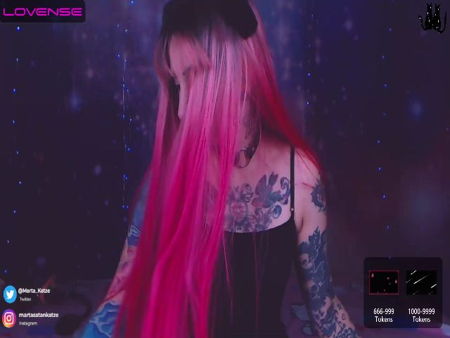 Live sex webcam photo for MarthaKatze #272196151