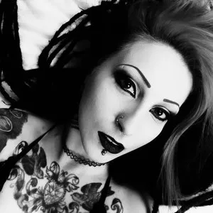 Live sex webcam photo for MarthaKatze #284457329