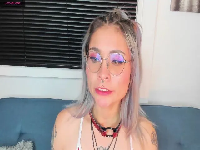 Live sex webcam photo for Mary420_jane #273465779