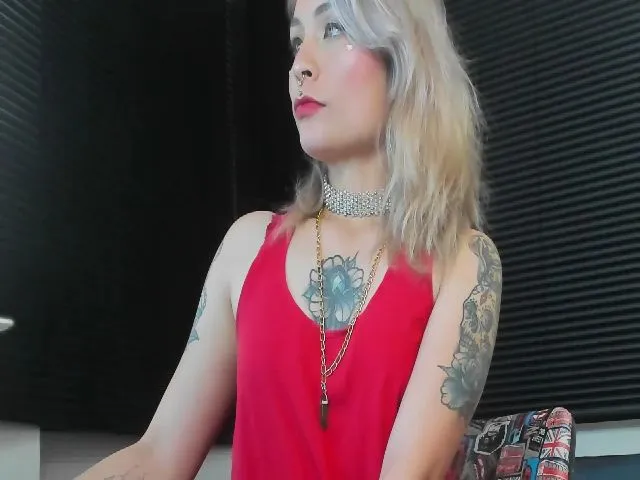 Live sex webcam photo for Mary420_jane #273791960
