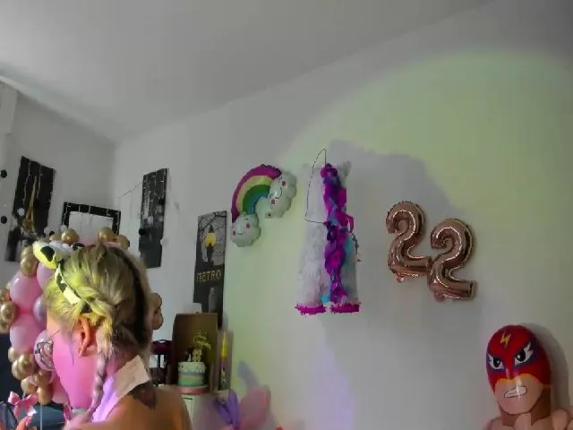 Live sex webcam photo for Mary420_jane #274078971