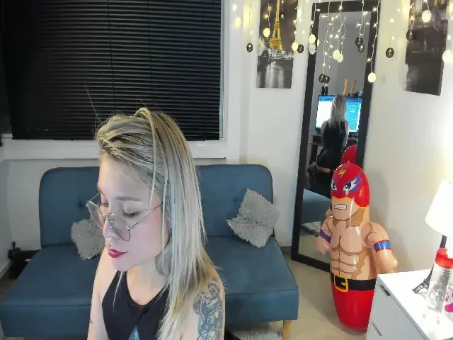 Live sex webcam photo for Mary420_jane #274109475