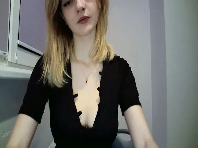 Live sex webcam photo for MaryCoup #272074049