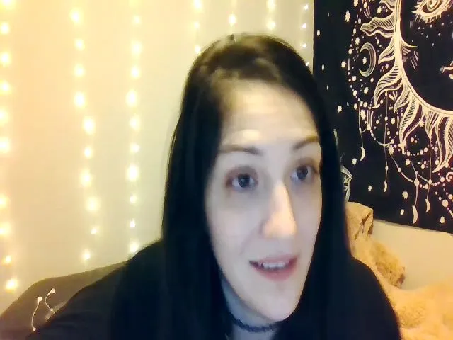 Live sex webcam photo for MaryJane #272525045