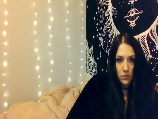 Live sex webcam photo for MaryJane #272632492
