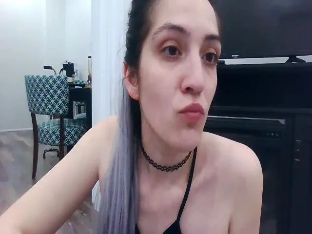 Live sex webcam photo for MaryJane #273290443