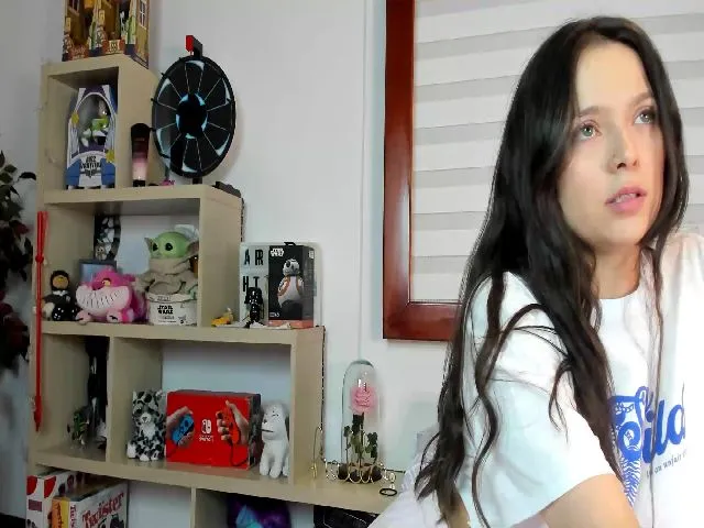 Live sex webcam photo for MaryVader #273975264