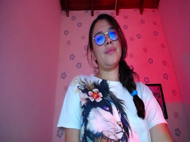 Live sex webcam photo for Marylin_hot10 #272607853