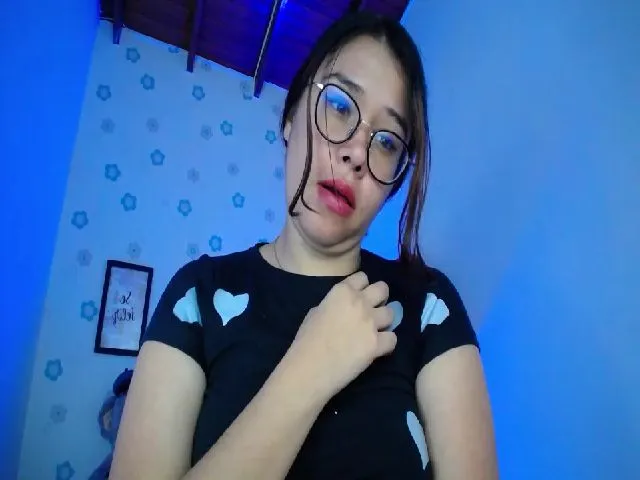 Live sex webcam photo for Marylin_hot10 #272853297