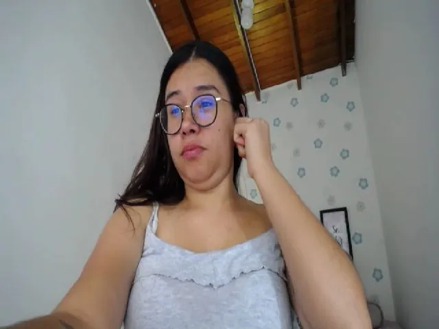 Live sex webcam photo for Marylin_hot10 #273023850