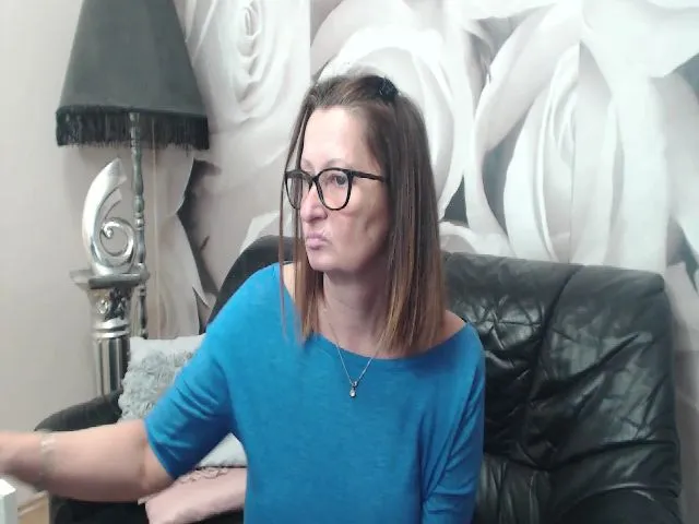 Live sex webcam photo for MatureKate1 #272684181