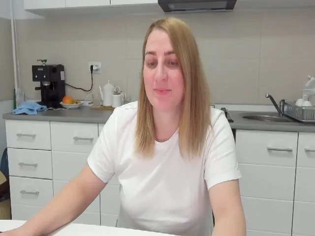 Live sex webcam photo for Maurennisgirl #272347919