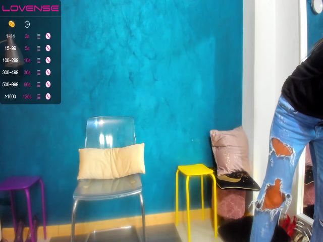 Live sex webcam photo for MayaHelen #272860759