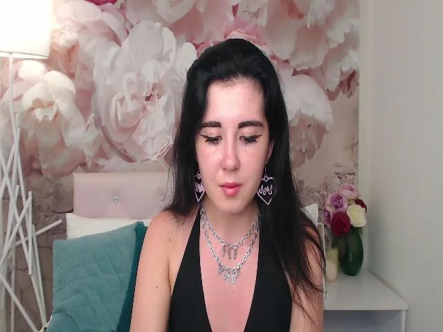 Live sex webcam photo for MayaLevi #274375174