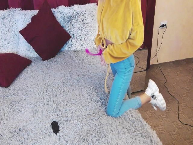 Live sex webcam photo for MayaMaley #274322985