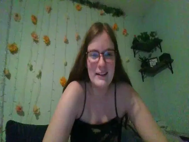 Live sex webcam photo for MaycieRose #272262258